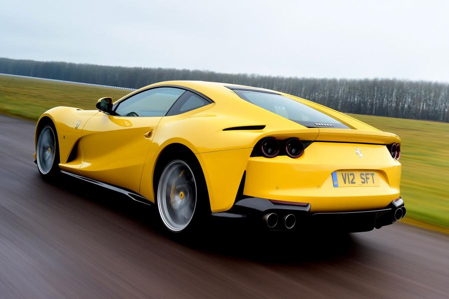  Ferrari 812 Superfast 2017 года  (UK) (фото 8 из 25)